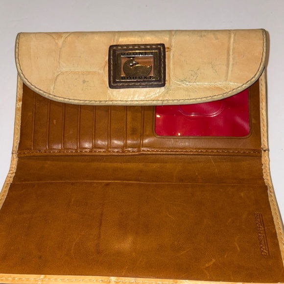 Dooney & Bourke Cream Crocodile Embossed Wallet - Picture 14 of 15